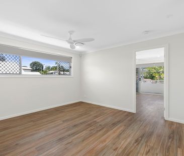 SPECTACULAR 4 BEDROOM FAMILY HOME IN GREAT LOCATION! - Photo 5