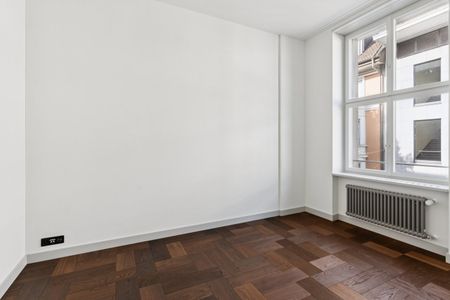 "First rental - Living directly on the Reuss and by the water tower!" - Photo 3