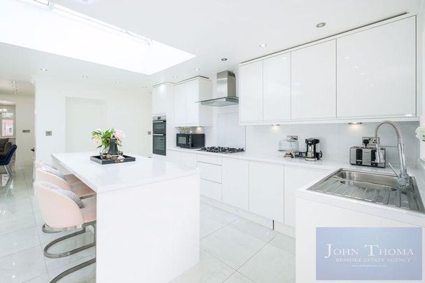 4 bedroom semi-detached house to rent - Photo 1