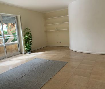 Apartamento T2 sem móveis inserido em condomínio em S. João Estoril - Photo 5