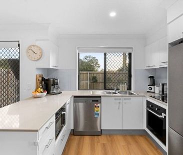 New Modern Spacious Townhouse - Photo 3