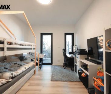Pronájem luxusního bytu 3+kk s terasou, zahrádkou a vnitřním stáním... - Fotografie 4