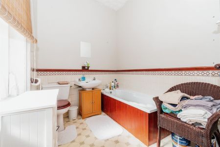 Mark Street, Huddersfield - Photo 2