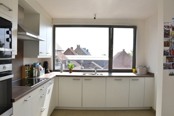 Uiterst lichtrijk en ruim 3-slaapkamerappartement met 2 terrassen te huur in Heule - Foto 1