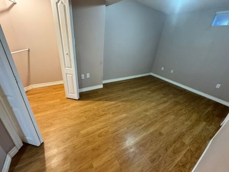 For Lease - 396 Hewitt Circle Unit# Bsmt, Newmarket, Ontario - Photo 4