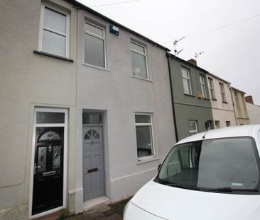 3 bedroom terraced house to rent - Photo 2