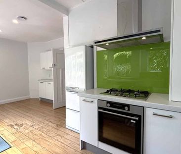 Character-Filled 4 Bedroom Family Home with Stunning Nelson Views - Photo 4