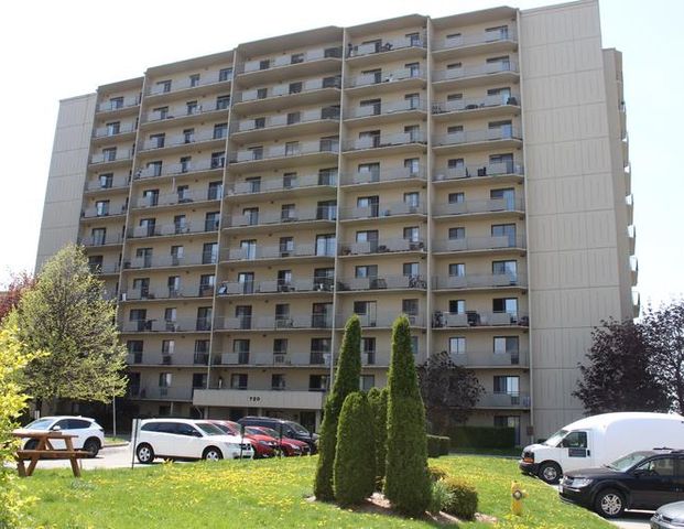 Wonderland Place II | 720 Wonderland Road, London - Photo 1