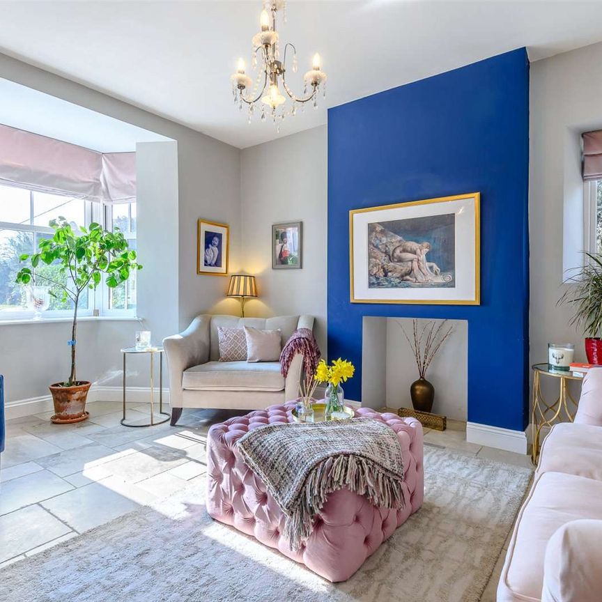 An exceptional family home situated in a beautiful village - Photo 1