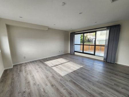 Lot E - Maintenance Free 3 Bedroom Home - Photo 2