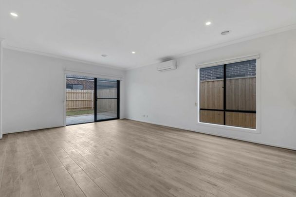 16 Brockwood Street, Deanside VIC, Belconnen - Photo 1