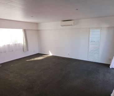 Beachside Bliss – 2 Bed, 2 Bath, 2 Living, 1 Gge - Photo 3