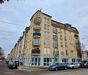 TOP sanierte und möbilierte 2 - Zimmer Wohnung mit Balkon und Einba... - Photo 2