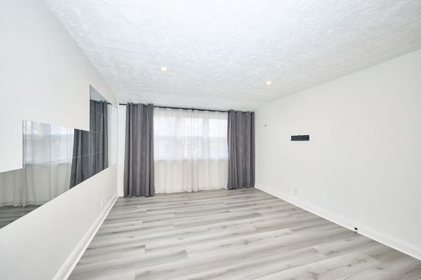 For Lease - 6172 William Street Unit# 2, Niagara Falls, Ontario - Photo 1