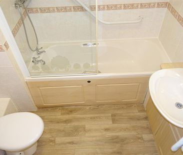 1 bedroom Flat To Let - Photo 5