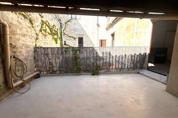 Appartement meublé 3 pieces et terrasse en centre ville - Photo 1