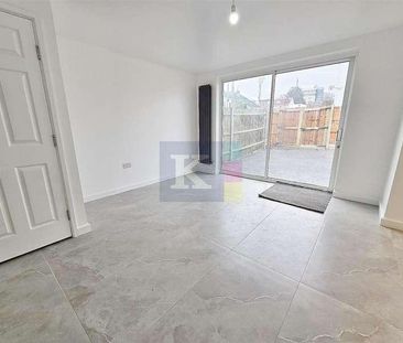 Marshall Drive, Hayes, UB4 - Photo 5