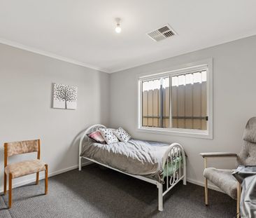 Comfortable Family Home in Christies Beach - Photo 5