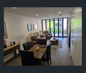 LIFESTYLE & CONVENIENCE IN HEART OF TOOWONG - SO CLOSE TO ALL, YET ... - Photo 3