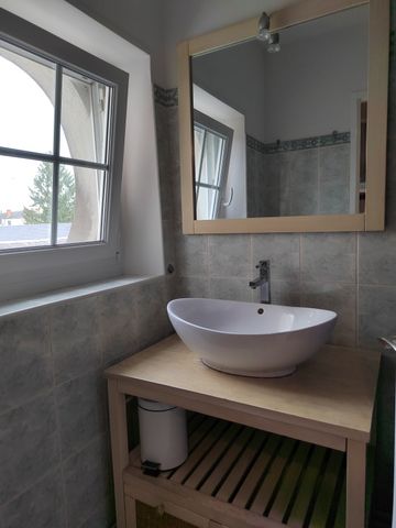 Location Appartement 1 pièce 27m² ORLEANS 45000 - Photo 5