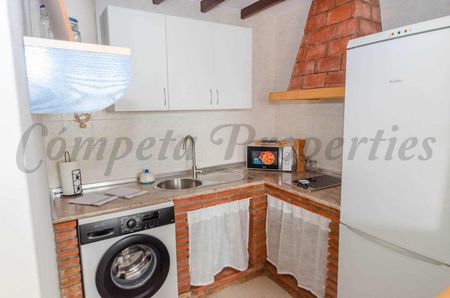 Apartment in Cómpeta, Inland Andalucia at the foot of the mountains - Photo 3