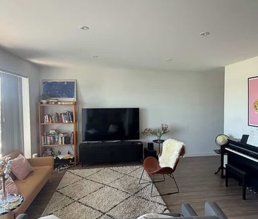 Marrickville - Photo 1