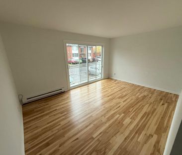 Grand 4 1/2 a louer - Photo 2