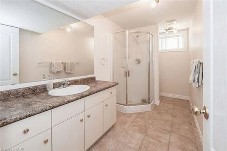 For Lease - 7 Clairfields Drive, Guelph, Ontario - Photo 2