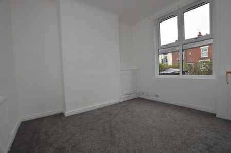 3 Bedroom Terraced House - Photo 4