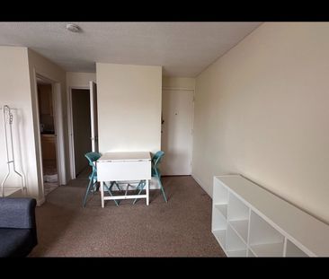 1 Bed Flat, Durham Road, SW20 - Photo 2