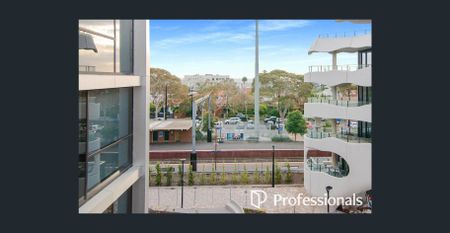 Fully Furnished, Light-Filled Coastal Living - Photo 3