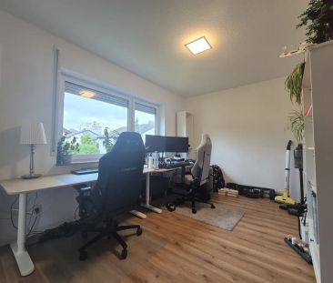 Helle 3,5-Zimmer-Wohnung mit großem Balkon, Gartenanteil und Garage... - Photo 6