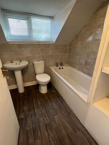 3 bedroom flat to rent - Photo 5