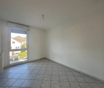 Location Appartement 4 pièces 81m² POISAT 38320 - Photo 3
