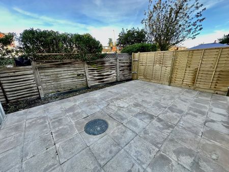 2 Bed Flat, Balfour Road, W3 - Photo 4