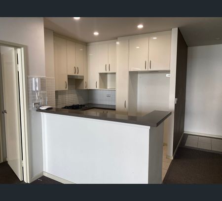 527/1 Aqua Street, Southport, Qld 4215 - Photo 4