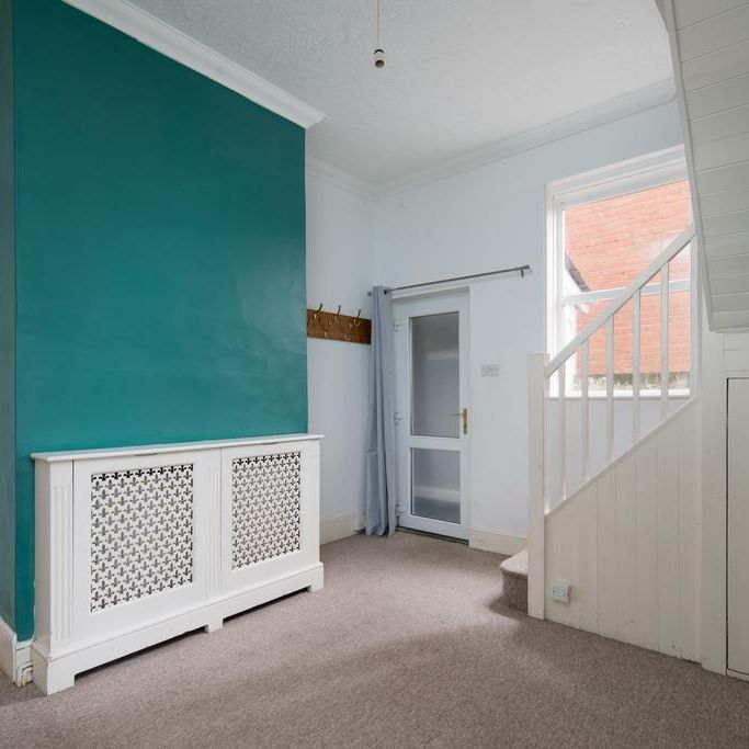 4 bedroom semi-detached house to rent - Photo 1