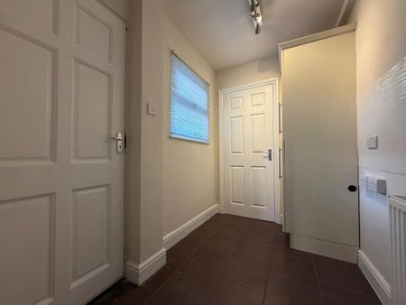 2 bedroom terraced house to rent - Photo 4