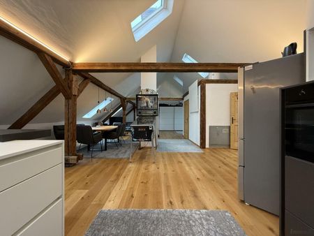 Seltene Gelegenheit! Hochwertige, offen geschnittene Wohnung mit Uhrturm-Blick - Photo 4