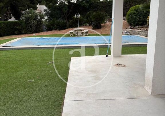 3 bedroom luxury Villa for rent in Torrent, Valencia