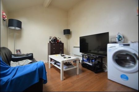 1 Bedroom Duplex Flat Hyde Park Leeds - Photo 2