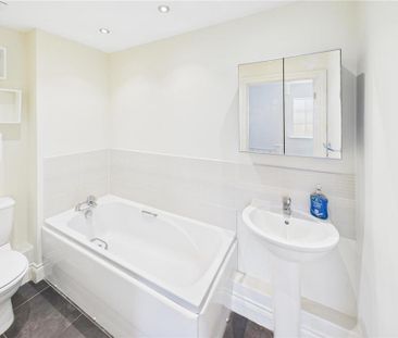 2 bedroom end of terrace house to rent - Photo 4