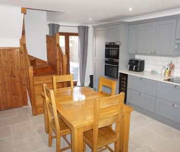3 bedroom detached house to rent - Photo 3