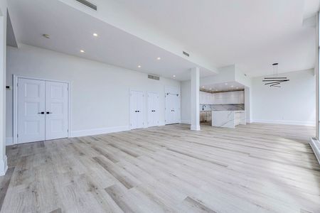 For Lease - 400 Walmer Road Unit# PH5, Toronto, Ontario - Photo 4