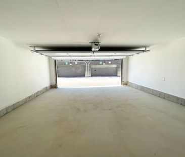 For Lease - 7 William Russell Lane, Richmond Hill, Ontario - Photo 2
