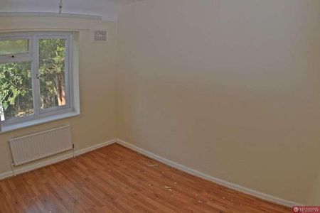 Goresbrook Road, Dagenham, RM9 - Photo 4