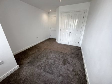 Lodge Place, Widnes, WA8 8AA - Photo 3