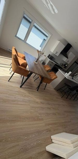 1 mois gratuit** Appartement à louer dernier étage grand 5 1/2 a internet inclus - Photo 1