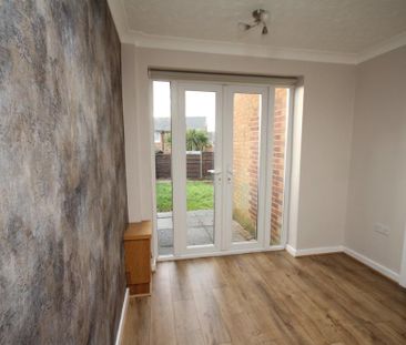 3 bedroom terraced house to rent - Photo 5