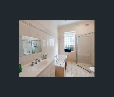 Spacious Family Home - Photo 6